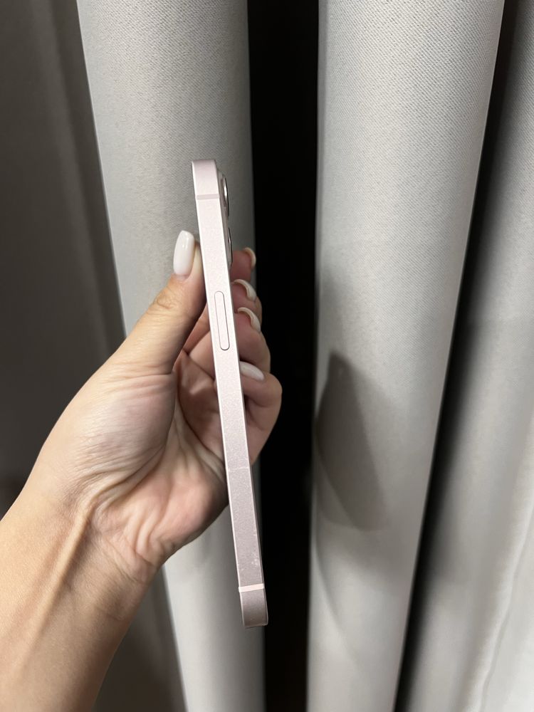 Продам Iphone 13 в отличном состоянии