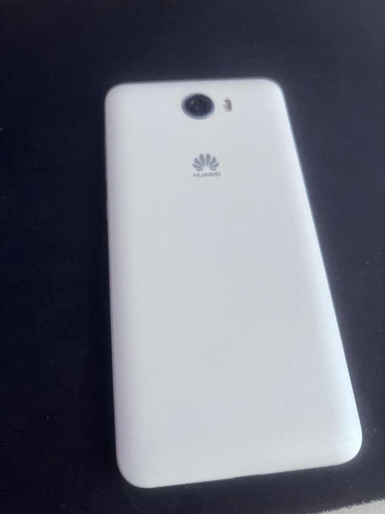 Продавам Huawei Y5 II