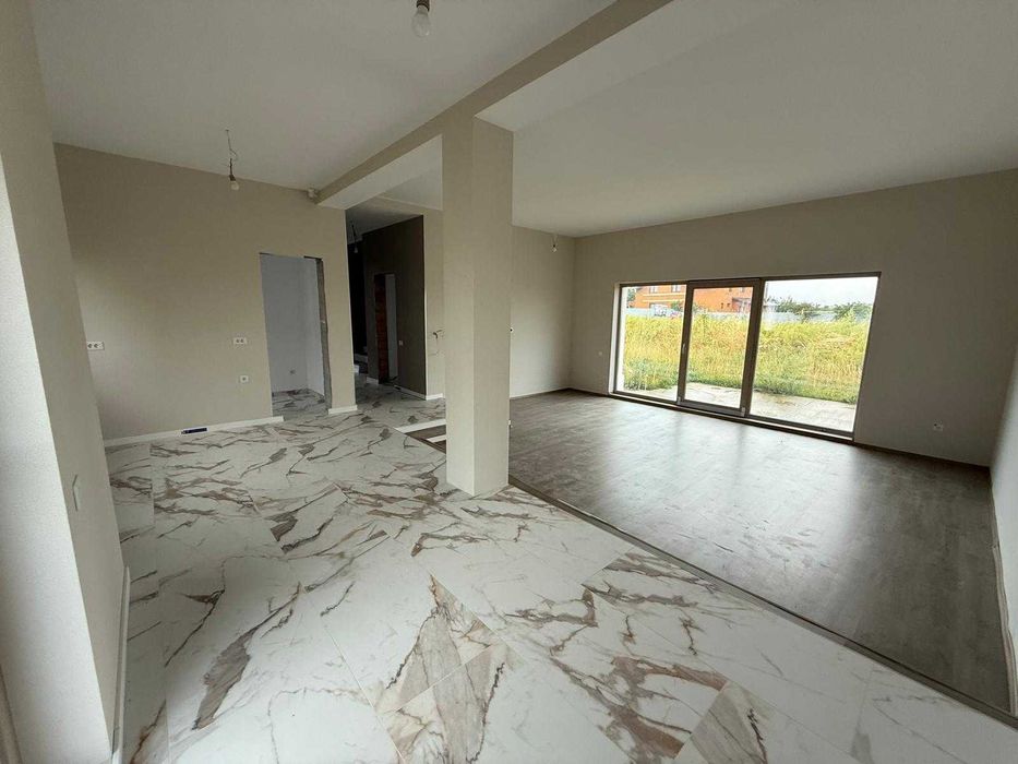 VANZARE Casa Moderna  TARLungeni