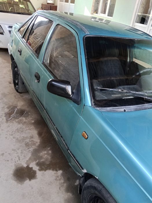 Nexia1 2001 srochno sotiladi