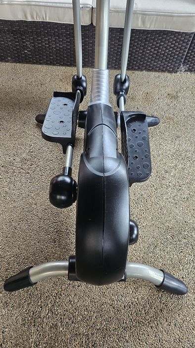 Bicicleta eliptica stepper Kettler Verso f putin folosita