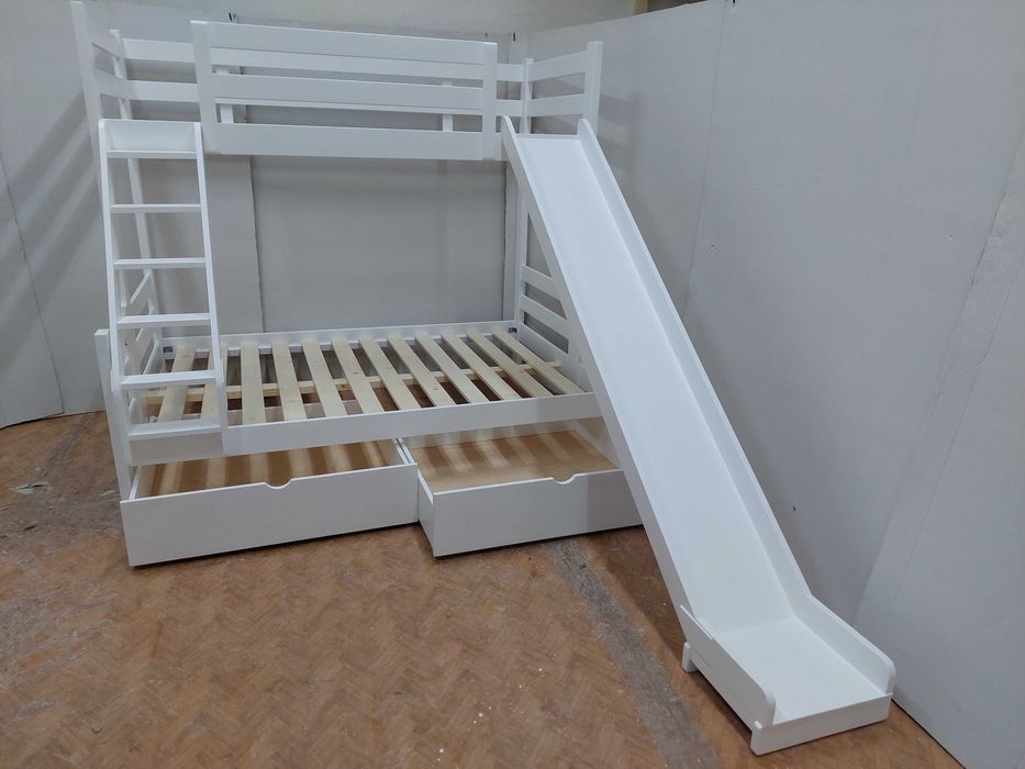 TRANSPORT GRATUIT.Pat etajat cu tobogan cod 3019