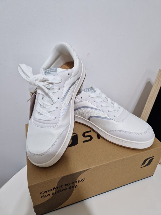 Adidasi noi dama, marimea 40,5