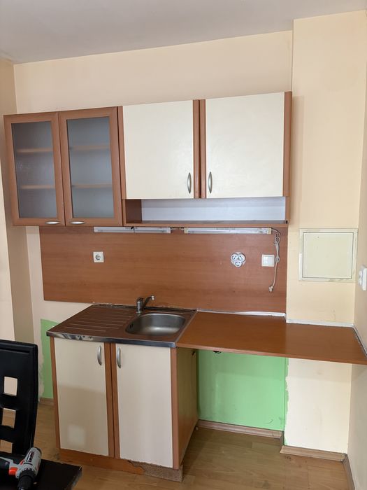 Кухненски шкафове с мивка, плот и смесител