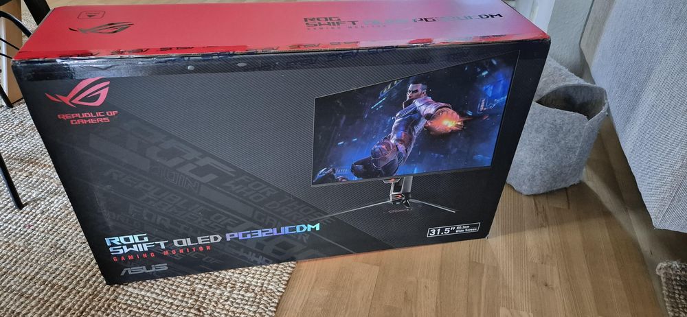 ASUS PG32UCDM QD-OLED / 4k / 240hz