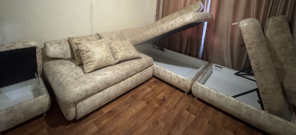 Продам диван угловой трансформер
