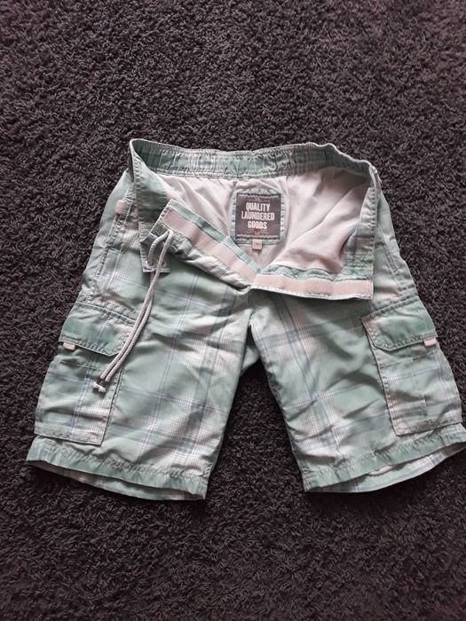 Pantaloni scurți, marimea M