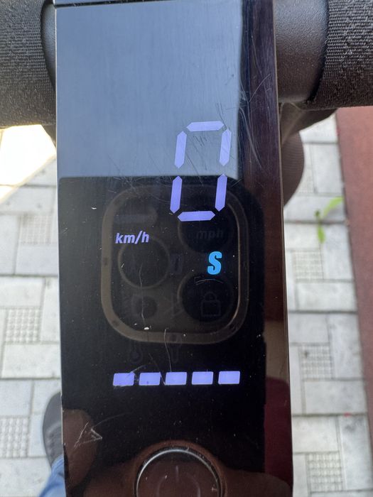 Vând trotineta electrică Xiaomi Mi Pro 2!!!