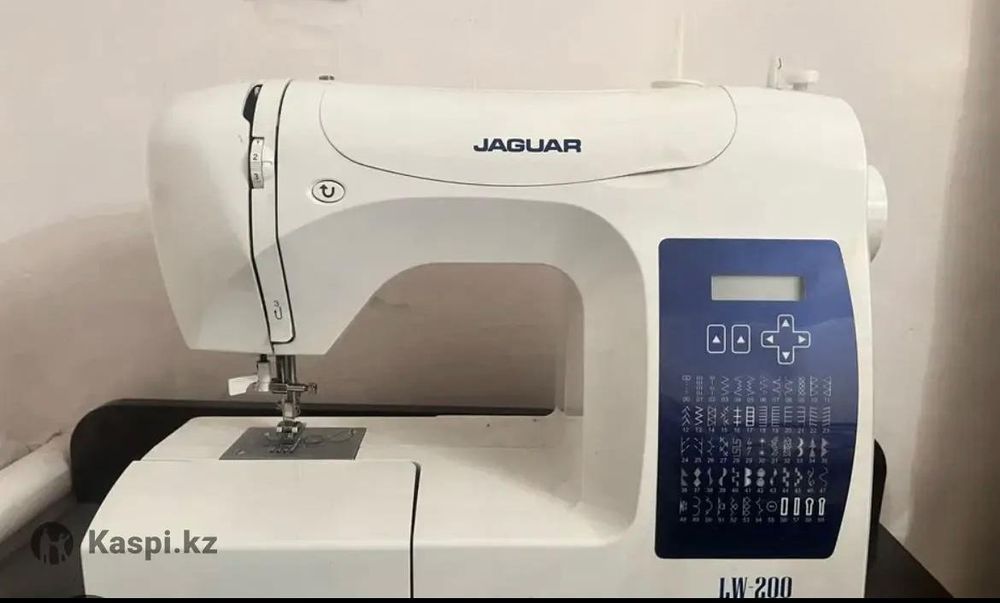 Швейная машинка Ягуар