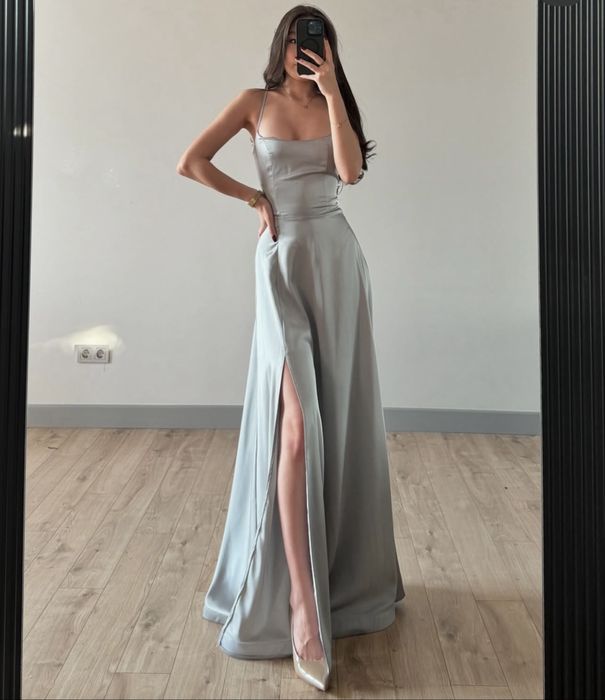 Платье обтягивающий