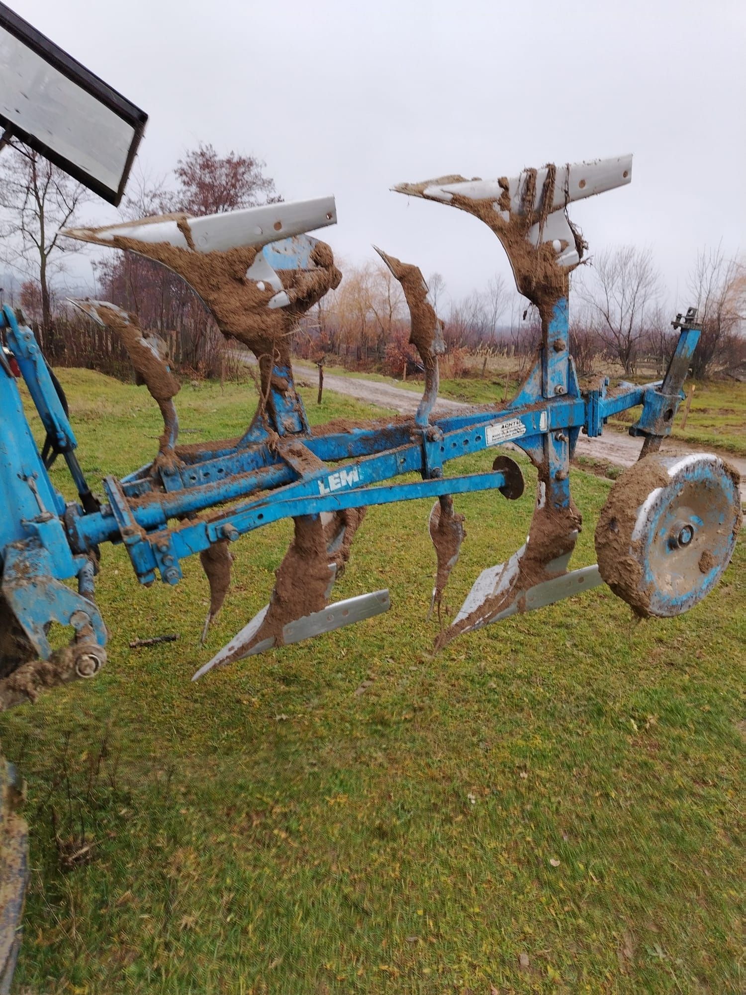 Vând John deere 2140 cu plug