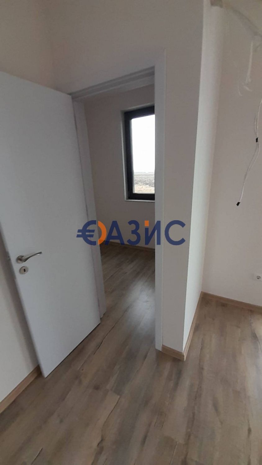 Къща с 2 спални в комплекс Victoria Avenue, 112 кв.м. + 200 кв.м. двор