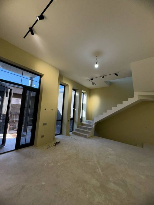 Уч кахрамонда 2 сотих СРОЧНО