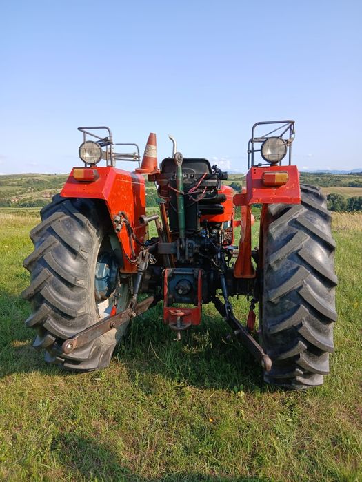 Vand tractor UTB 530