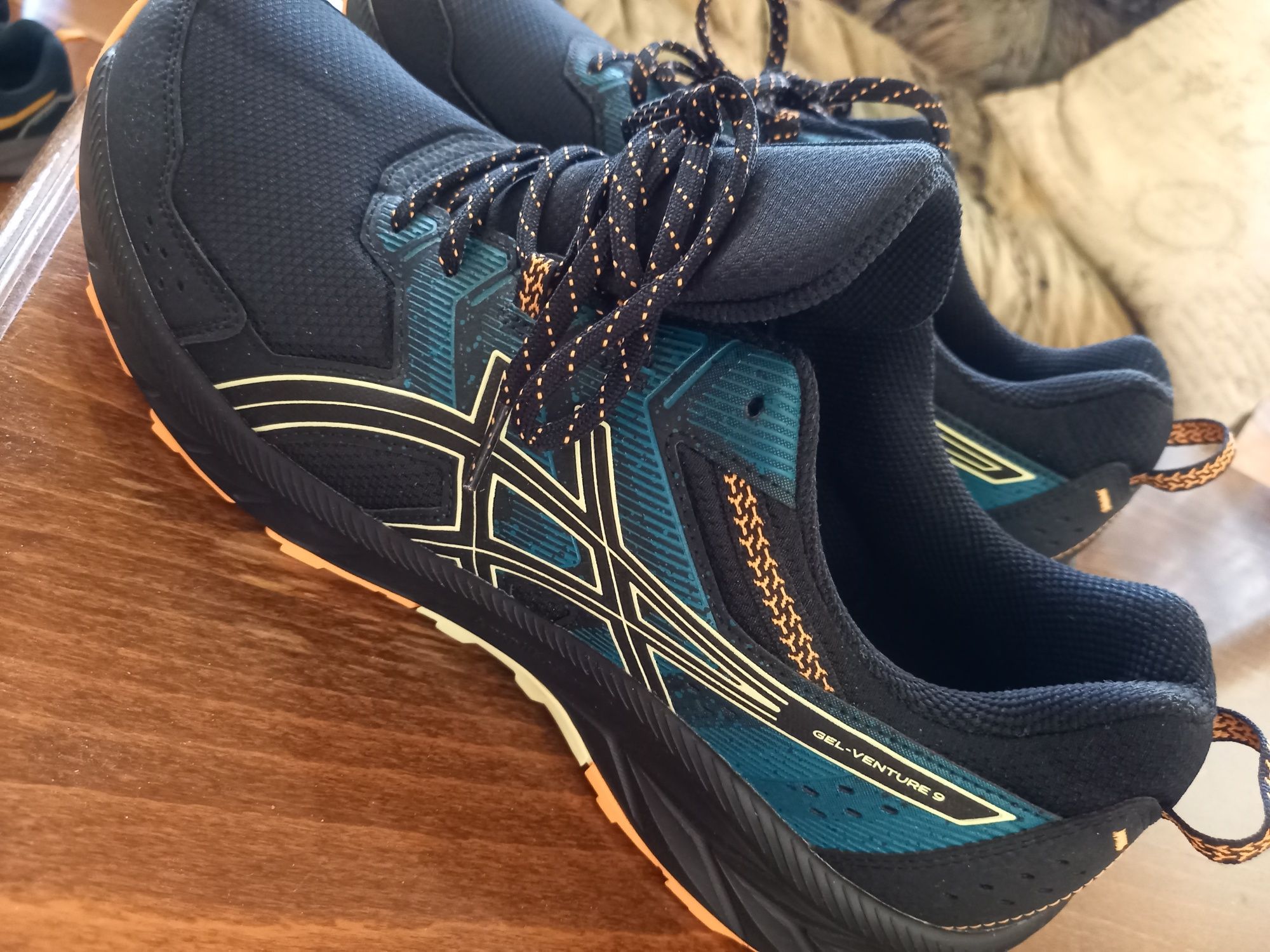 Мъжки маратонки ASICS  48 номер