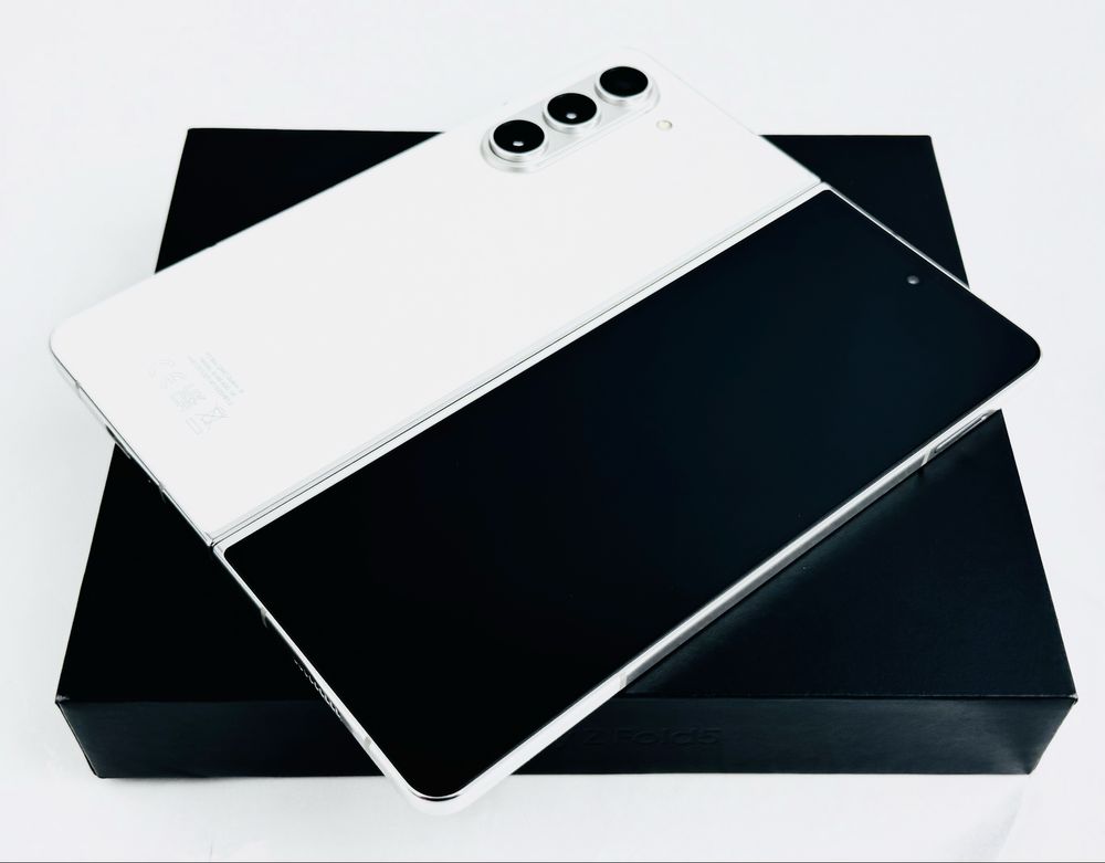 Samsung Galaxy Z Fold 5 5G 256GB 12RAM Begie Отличен! Гаранция!