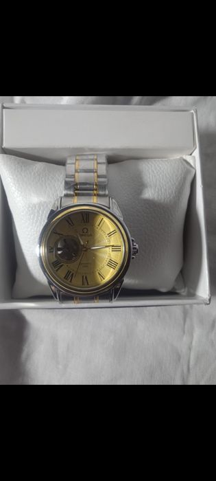 Мужские механические часы.