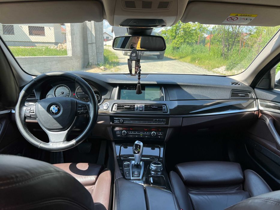 BMW Seria 5 525d xDrive Touring Aut. Luxury Line