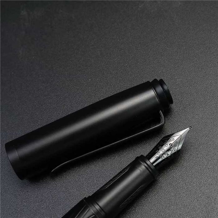 Stilou Black Samurai, Calitate inalta, penita titan, 0.5mm, incepator