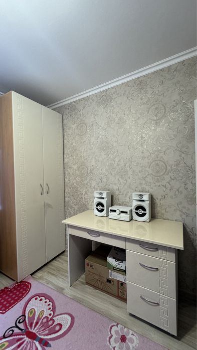 Продам шкаф, кровать, стол