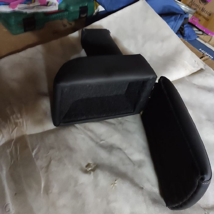 Подлокотник на Ниссан Терранс или Рено Дастер