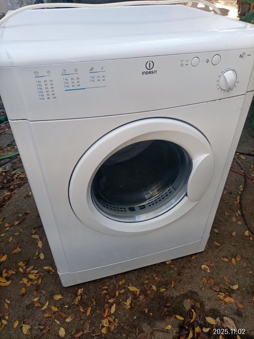 Продавам Сушилня Indesit вентилационна