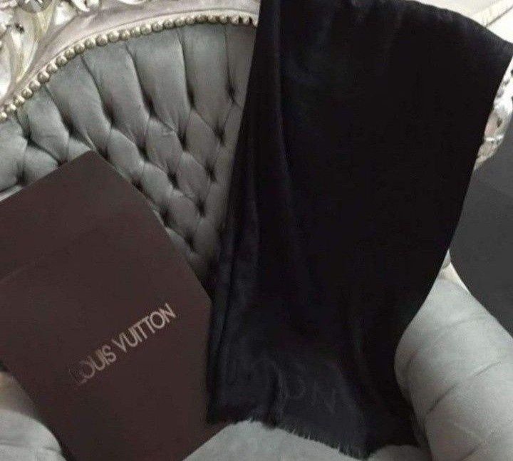 Esarfe/saluri/fulare,doua fețe,diverse nuanțe, saculet, etichetă