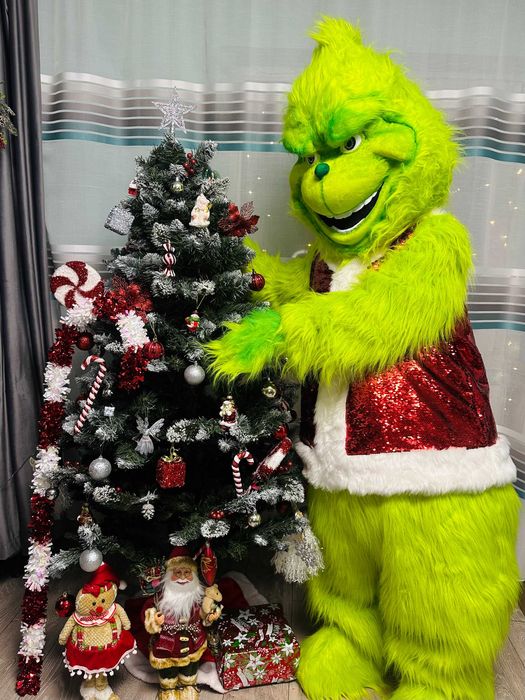 Mos Craciun, Spiridusi, Mascota Grinch