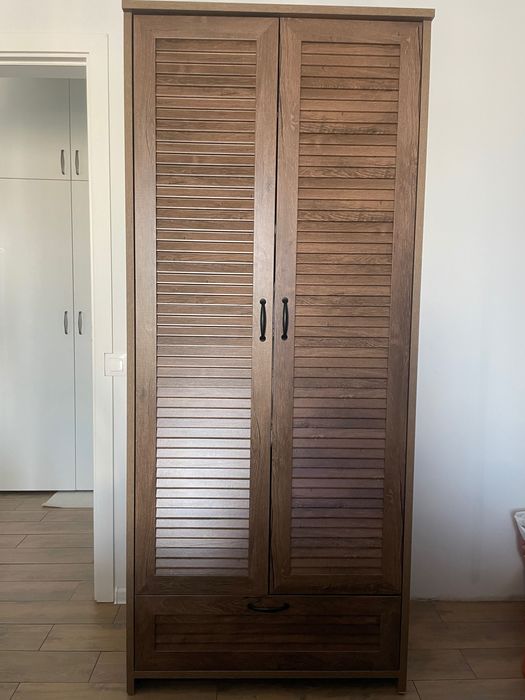 Двукрилен гардероб от JUSK