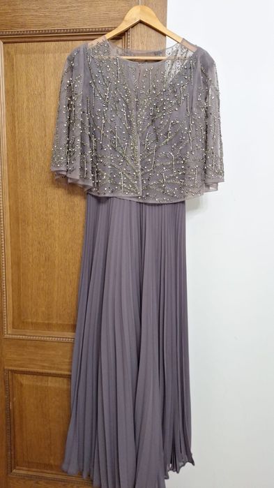 Продам платье нарядное вечернее