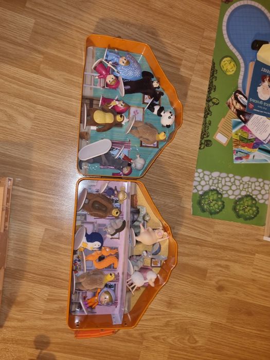 Masha si Ursul, împreună cu prietenii lor din padure