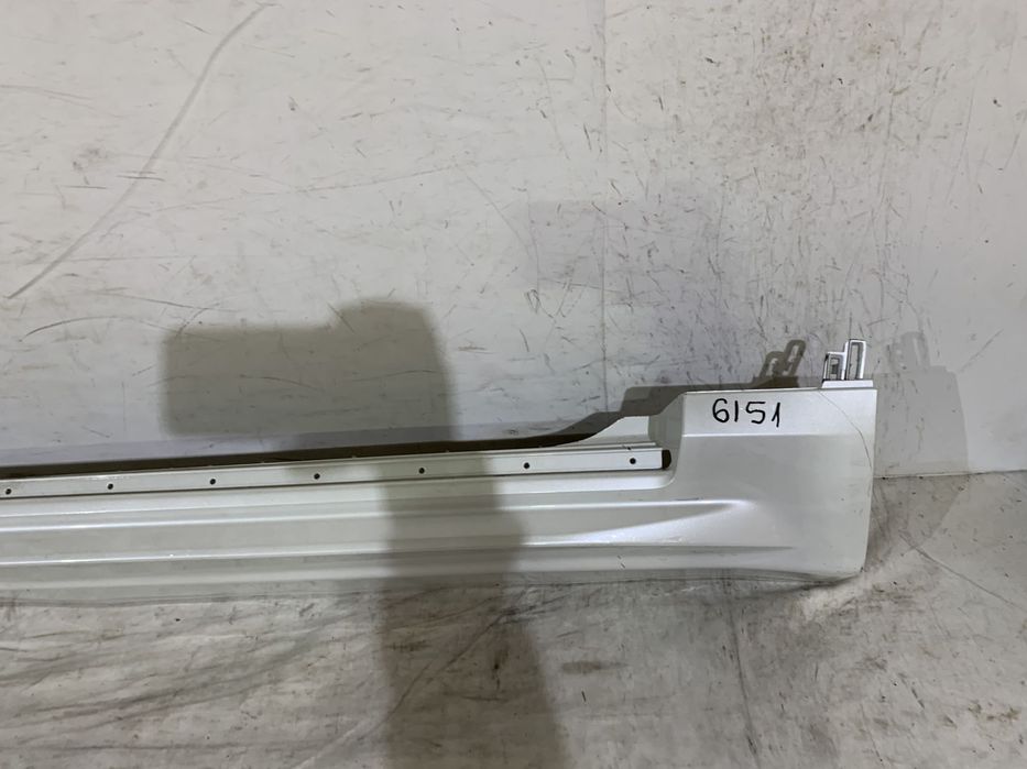 Prag dreapta Volvo XC90, 2015, 2016, 2017, 2018, 2019, 2020, 2021, 2022, cod origine OE 31672371.