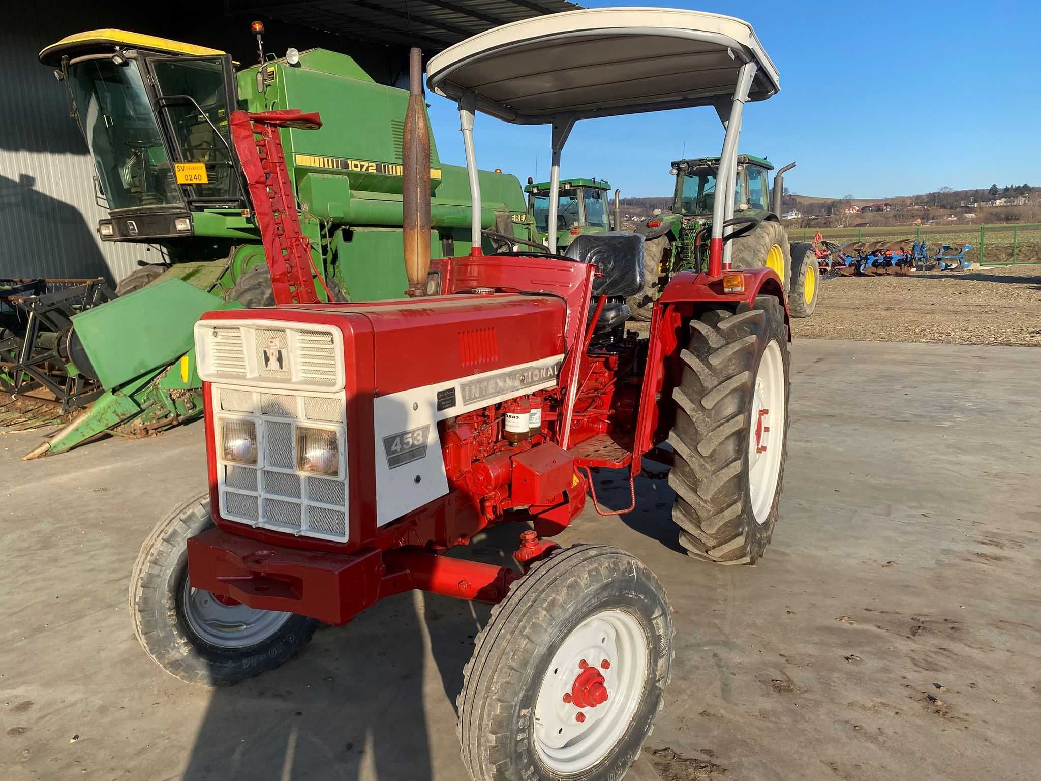 Tractor International 453