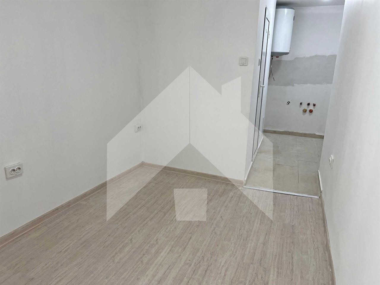 Продава се Едностаен апартамент в Варна, Погреби - 46 кв.м за 1022 €/кв.м - Снимка #13
