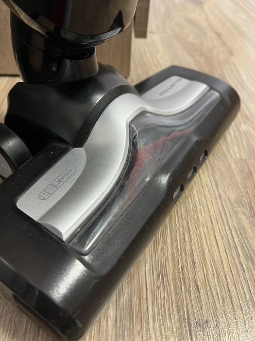 Вертикална прахосмукачка Rowenta Dual Force