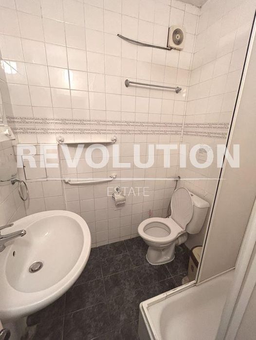 Тристаен апартамент в района на м-т Траката