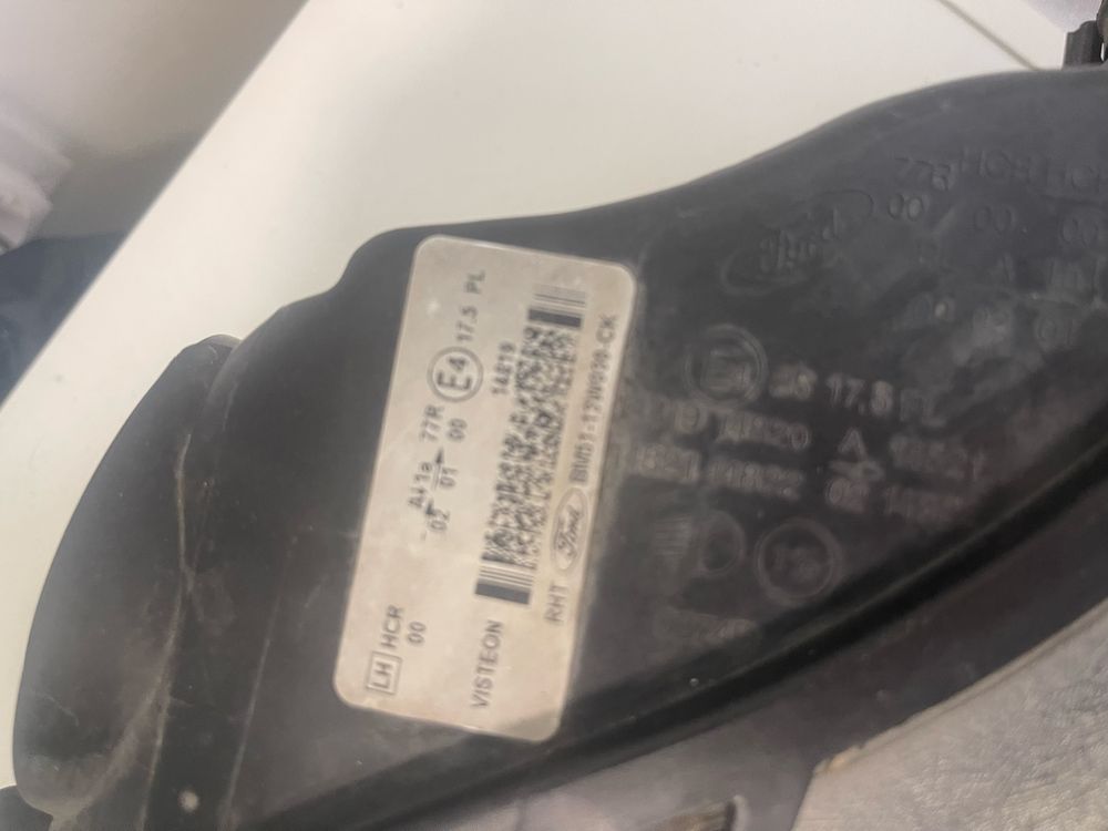 Оригинални Фарове ford focus mk3 ляв и десен