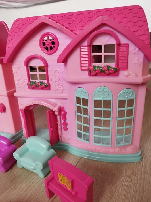 Къща за кукли с мебели