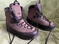 Bocanci trekking AKU