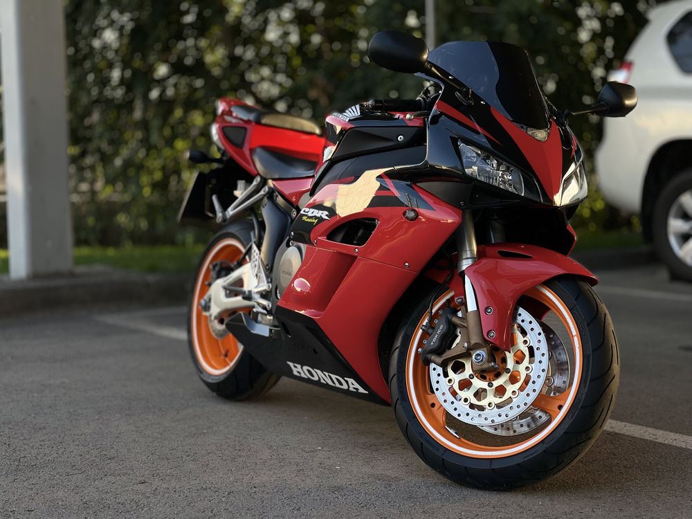 Продам мотоцикл honda CBR1000RR