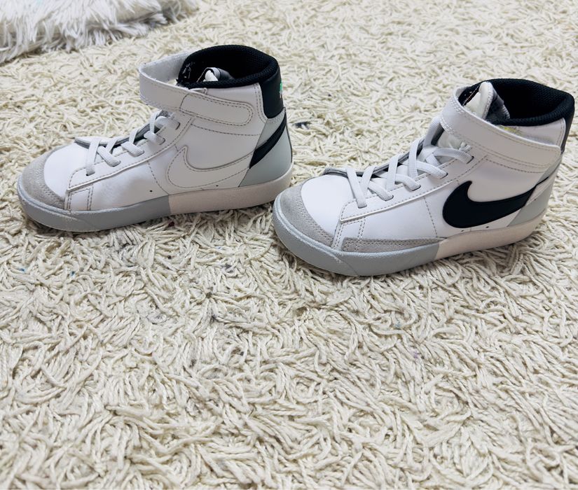 Adidasi NIKE BLAZER MID '77, marimea 31