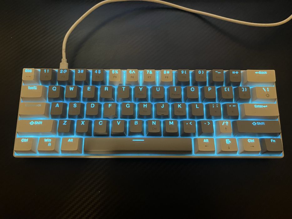 Механична клавиатура 60%