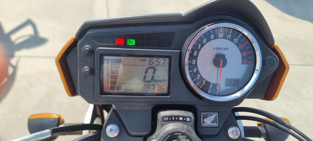 Honda pc36 ,cfmoto mt700, Suzuki A2 500gs