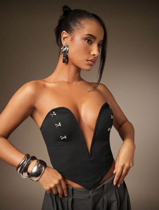 Черен корсет с орнаменти