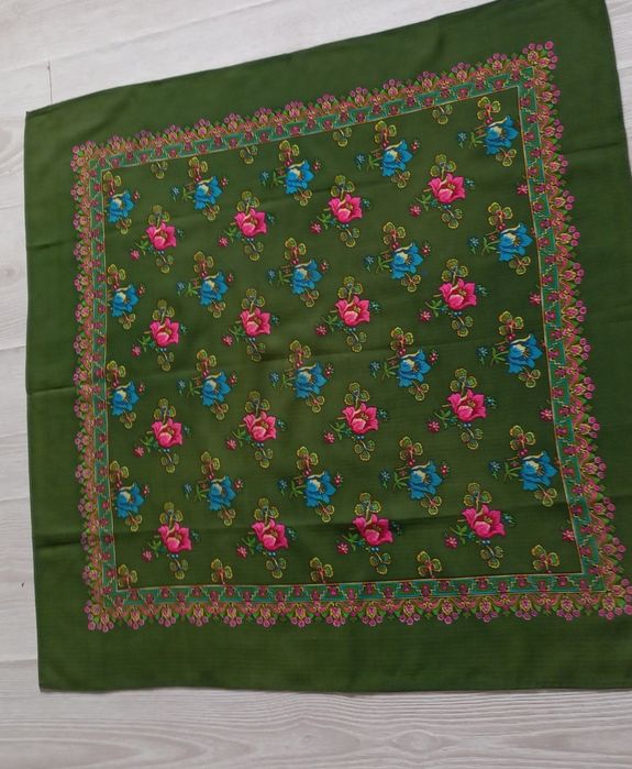 Batic/naframa traditionala verde mustar