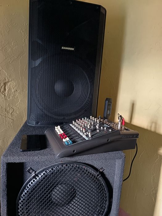 Boxa activa și mixer .