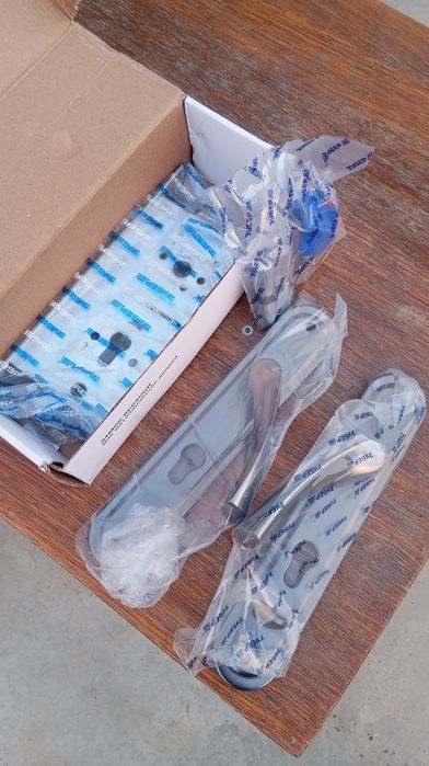 Дарвоза сотилади