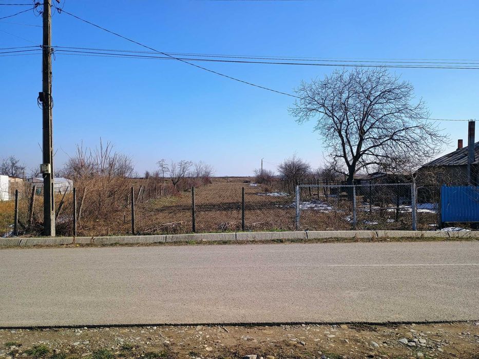 Vand teren intravilan in Garoafa jud. Vrancea la 9 km de Focsani