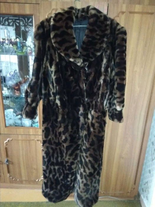 шуба цигейковая в отличном  состоянии.