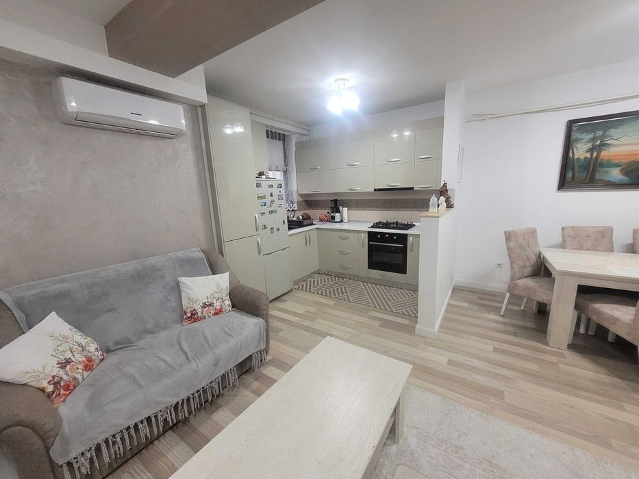 Apartament 3 camere de vânzare Calea Moldovei